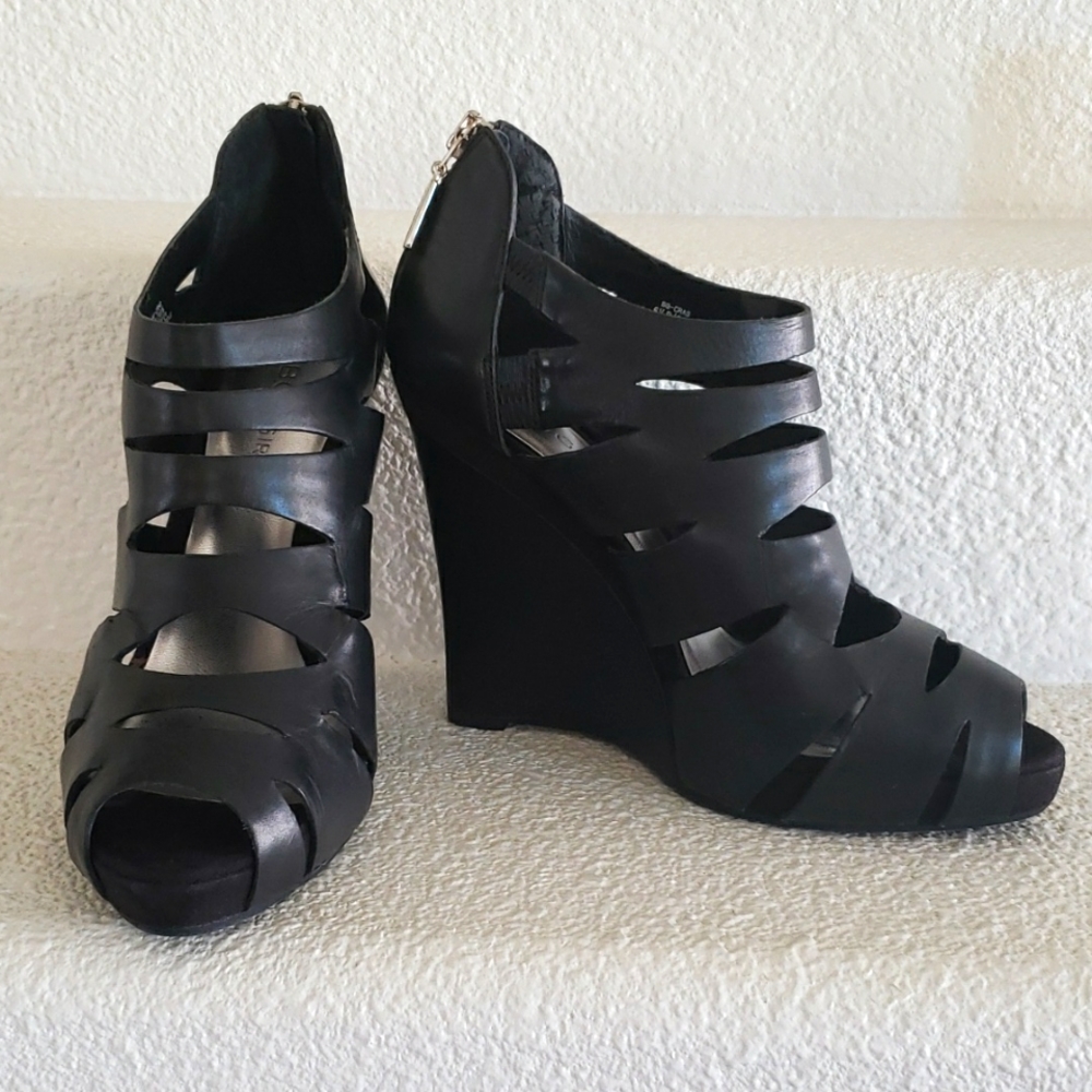 SOLD SOLD SOLD NWT BCBG Black Leather Cage Wedges Heels 6.5 NIB - Picture 1 of 6